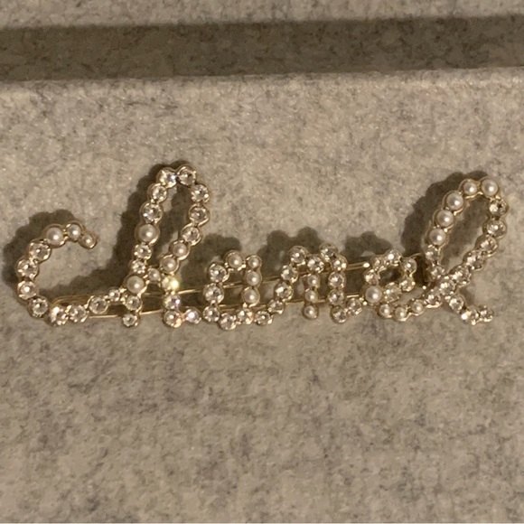 Authentic Chanel Pearl and strass crystal Scripted hair barrette NIB. - Picture 1 of 4